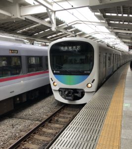 各停新所沢行き電車