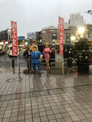 雨の亀有駅南口