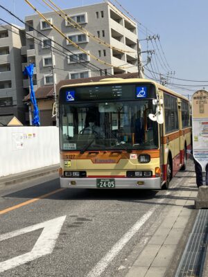 神奈中鶴間駅東口のりば