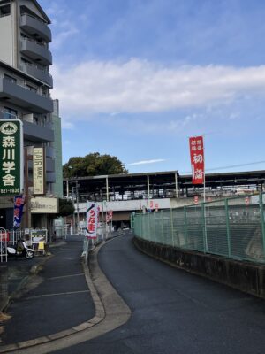 萱島局から見える萱島駅