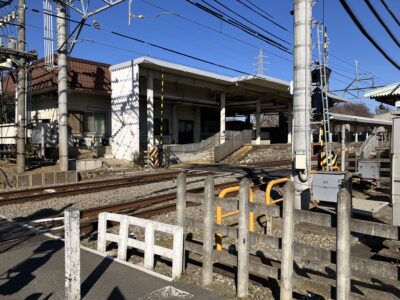 新小金井駅の踏切