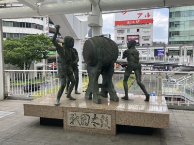 祇園太鼓の像