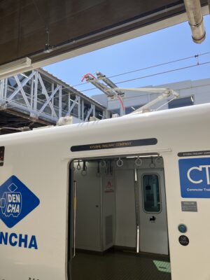 充電中のBEC819系