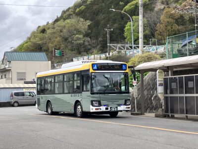 藤野駅前の富士急バス