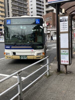京王バス日02系統高幡不動駅行き