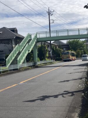 走り去るバス