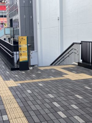 藤沢駅北口の階段