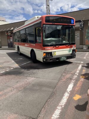 箱根登山バス　関本行き
