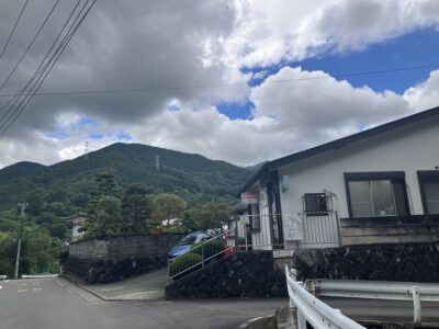寄局付近の空
