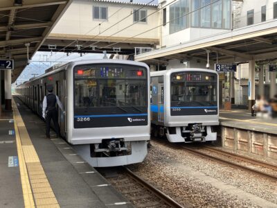 各駅停車小田原行き