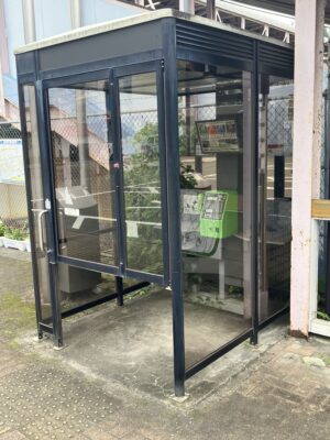 大きな電話ボックス