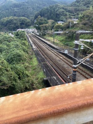御殿場線を越える