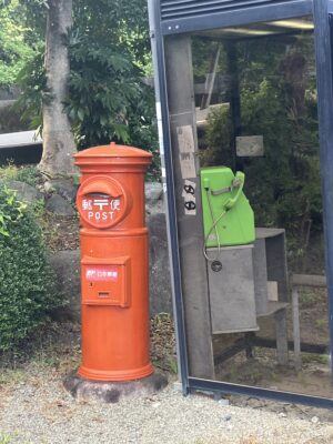谷峨駅前の丸ポスト